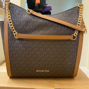Brand new MK shoulder tote.